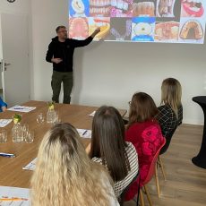 received_1867652243620875