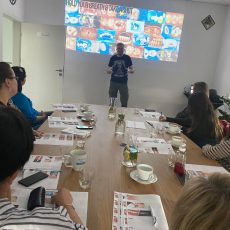 received_5487618488006101